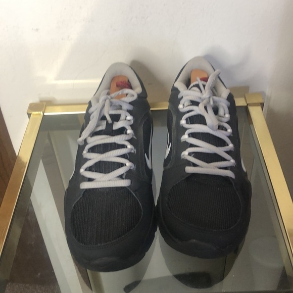 Nike women’s athletic training shoes size 9 - Picture 2 of 11